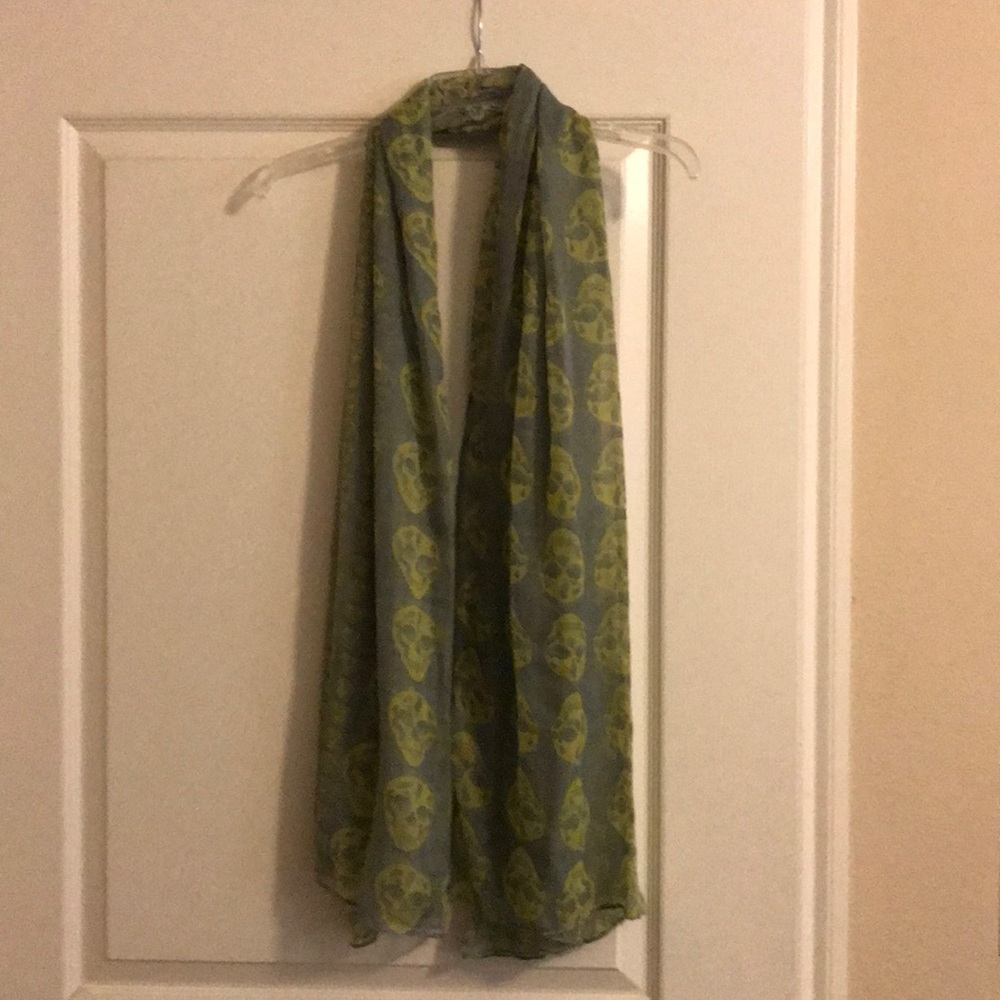 Women’s Grey & yelliw Skull scarf